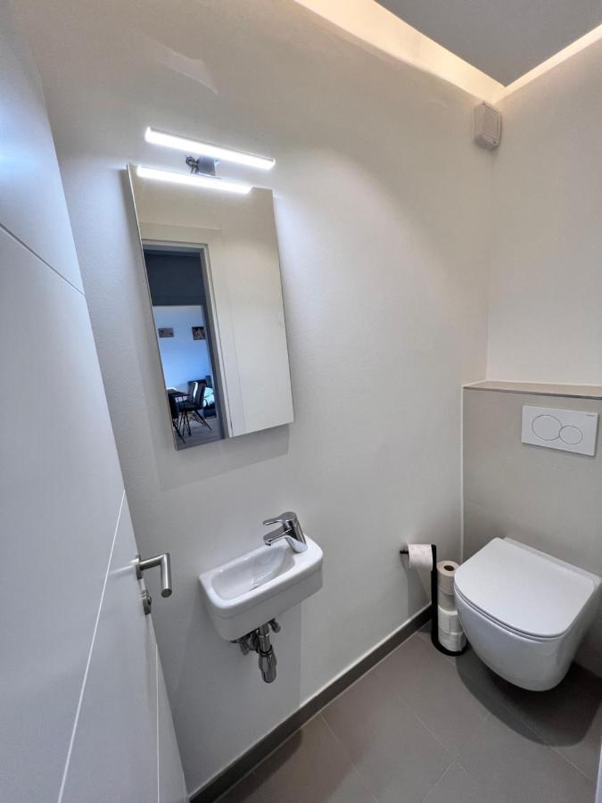 Modern Flat Vienna With Two Rooms Bagian luar foto
