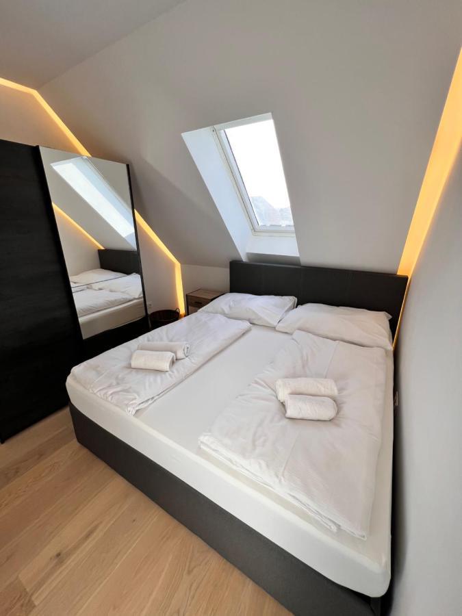 Modern Flat Vienna With Two Rooms Bagian luar foto
