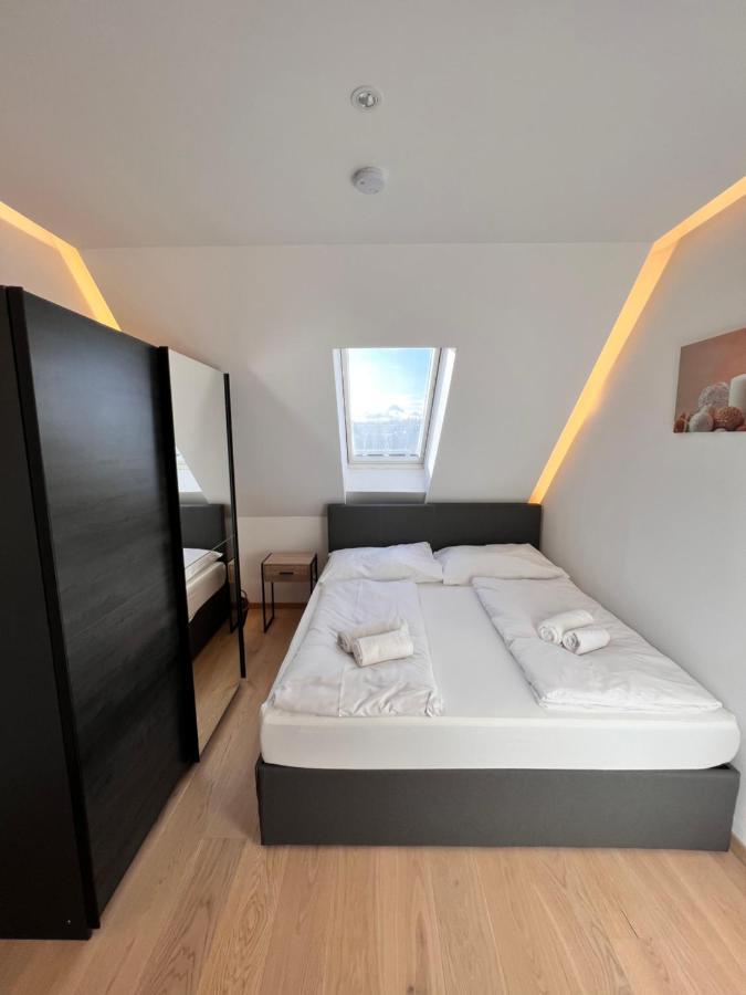 Modern Flat Vienna With Two Rooms Bagian luar foto